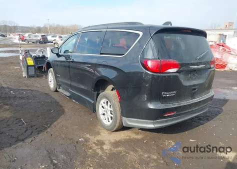 2021 Chrysler Voyager Lxi z USA, uszkodzony, nr VIN 2C4RC1DG9MR565046